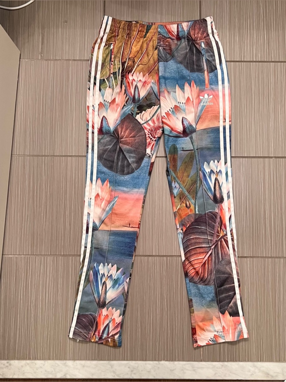 Rare Adidas X Farm Rio Curso d’Agua Firebird Lotus Track Pants XS - Picture 4 of 15